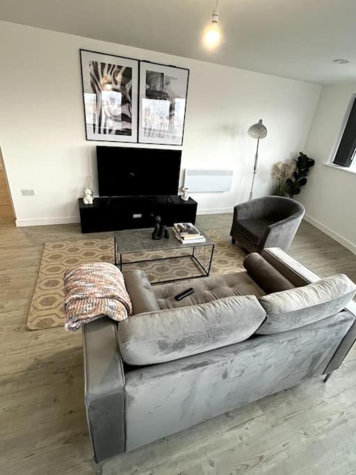 Luxurious City View Apartment In Salford Manchester Exteriör bild