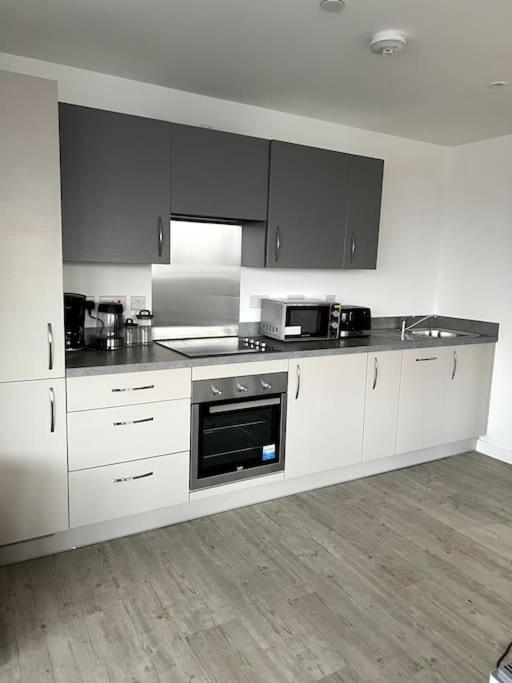 Luxurious City View Apartment In Salford Manchester Exteriör bild